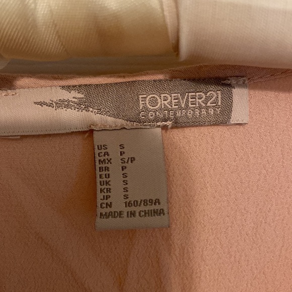 Beautiful top! - Picture 3 of 7